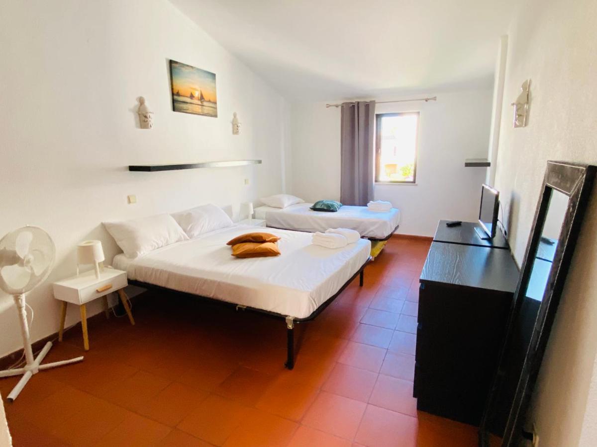 Summer House, Only 2 Minutes To The Beach In Vilamoura! Exterior foto